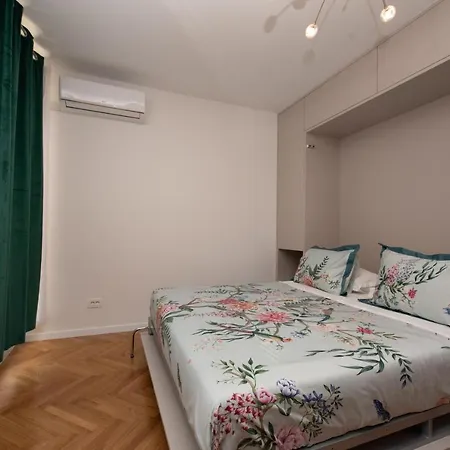 Royal Elegance Apartman Split Exterior photo